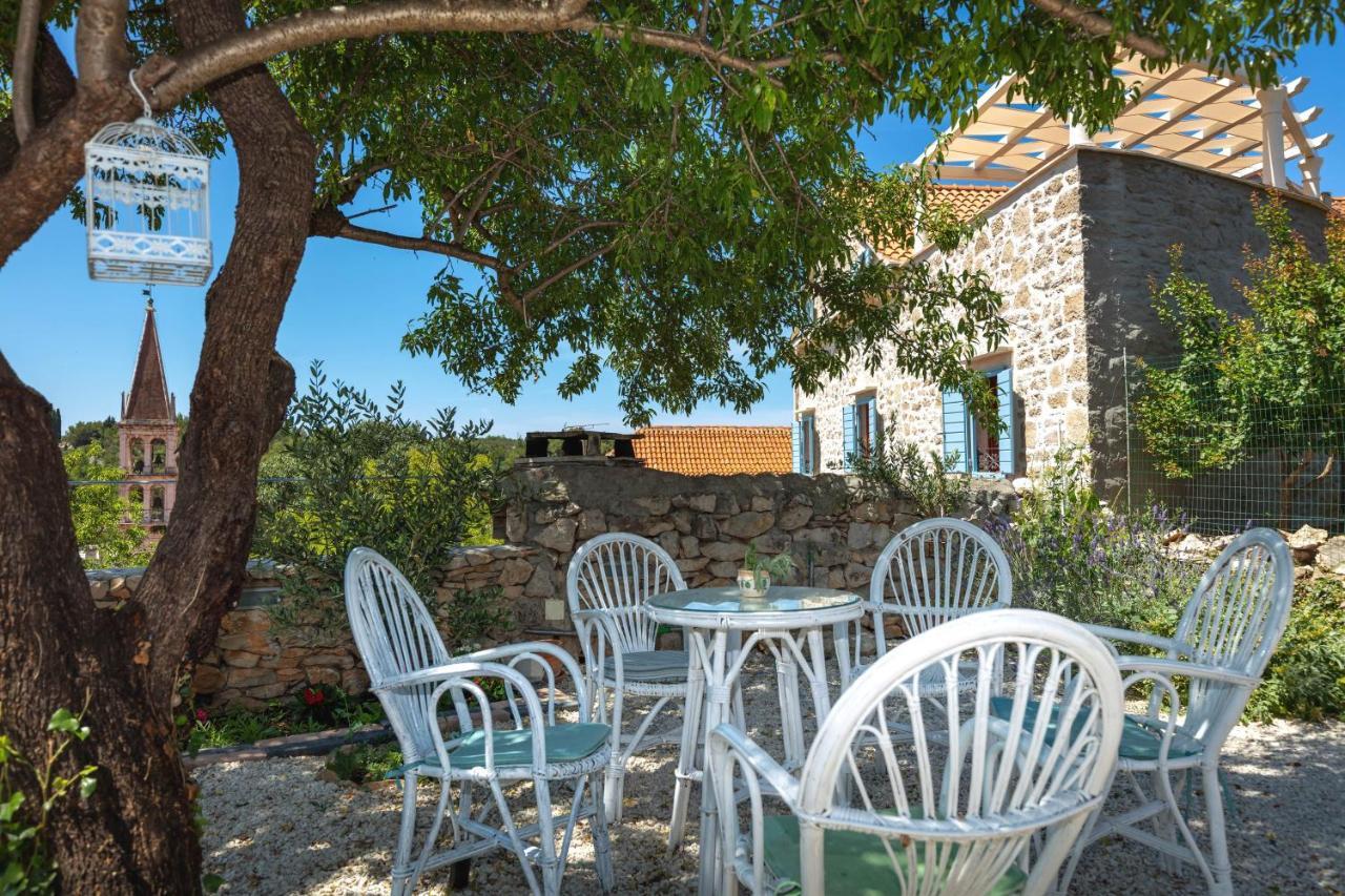 Villa Vicina Heritage Villa For 9,Milna - Close To Restaurants And Shops Экстерьер фото