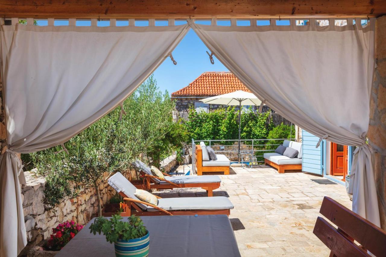 Villa Vicina Heritage Villa For 9,Milna - Close To Restaurants And Shops Экстерьер фото