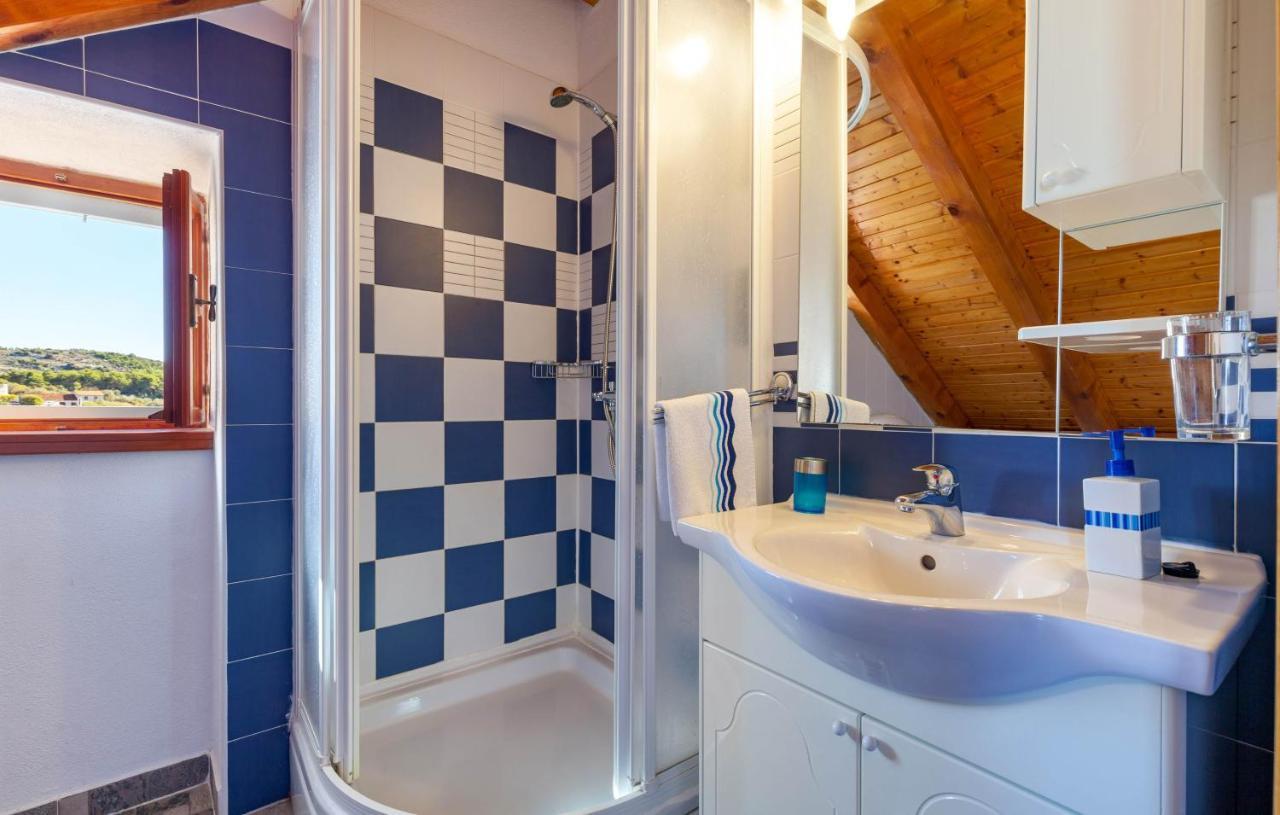 Villa Vicina Heritage Villa For 9,Milna - Close To Restaurants And Shops Экстерьер фото